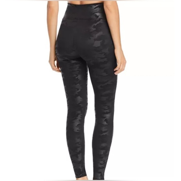 Spanks Camo Leggings - Picture 2 of 5